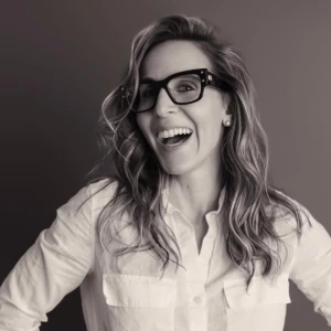 image of agent Elizabeth Yiannoulis